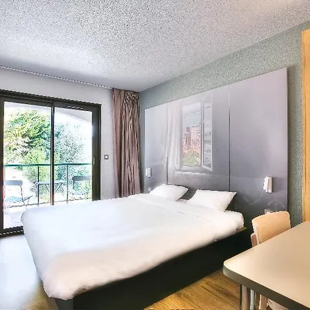 Loubet Village Hotel Villeneuve-Loubet